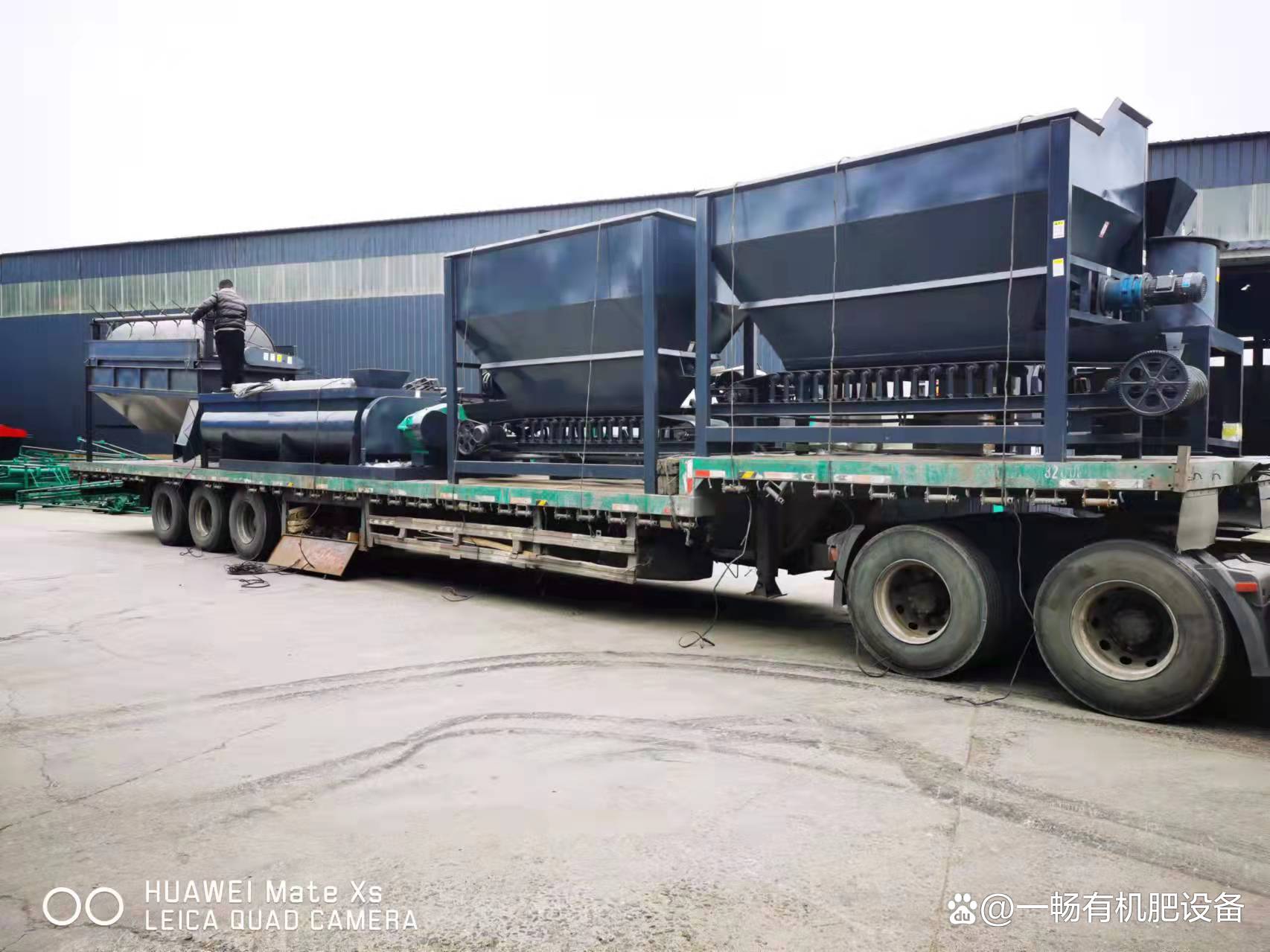 牛羊鸡猪粪有机肥加工生产线 翻堆机在粉状有机肥生产中的核心作用